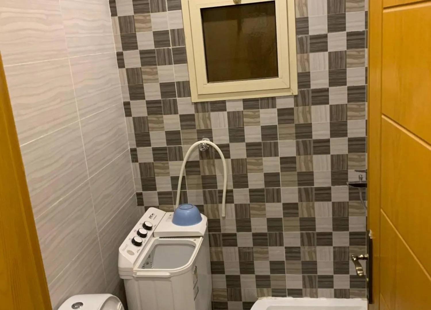 شقة للإيجار شهري اسبوعي يومي تبعد عن الحرم المكي 4 كيلو-قريبة من قطار الحرمين قريبة من محطة باصات رئيسية Mecca Saudi Arabia