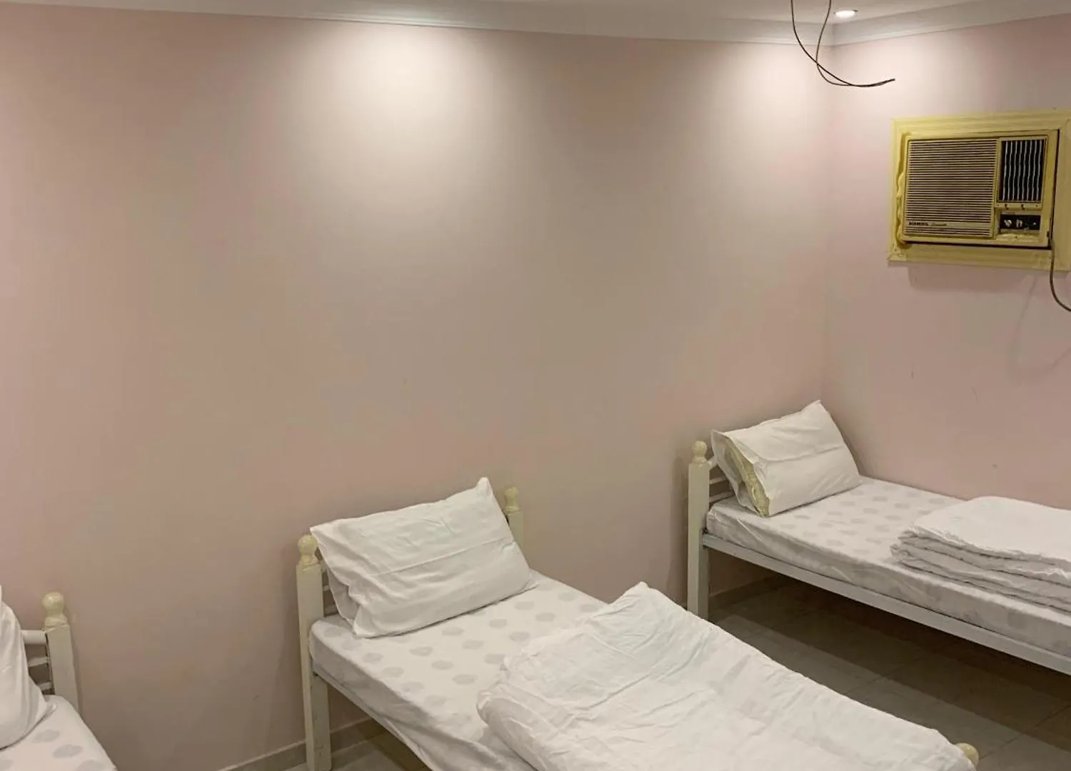 شقة للإيجار شهري اسبوعي يومي تبعد عن الحرم المكي 4 كيلو-قريبة من قطار الحرمين قريبة من محطة باصات رئيسية Mecca